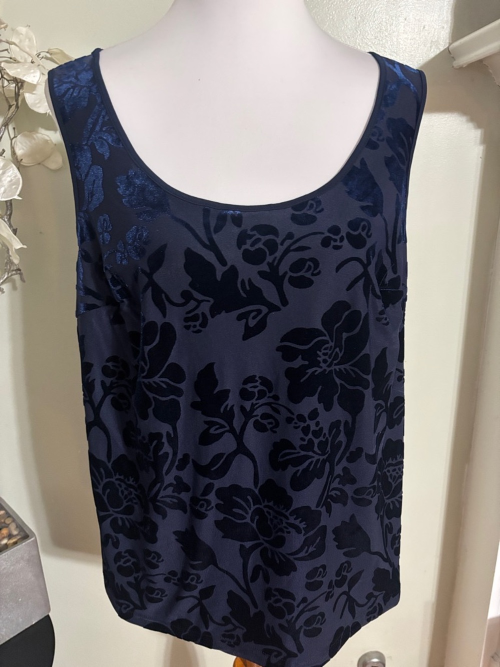 Oleg Cassini Navy Floral Burnout Scoop Neck Tank - Picture 2 of 3